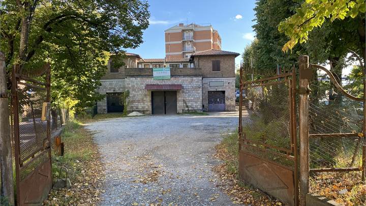 Palazzo / Palazzin for sale in Perugia